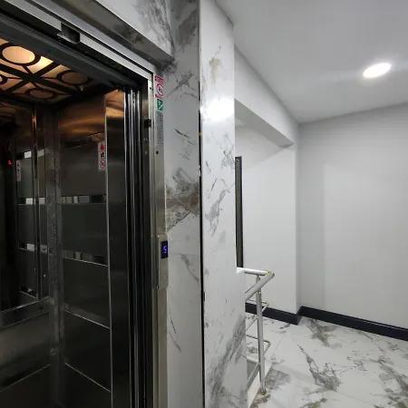 Hotel The Golden Pera's & 3*