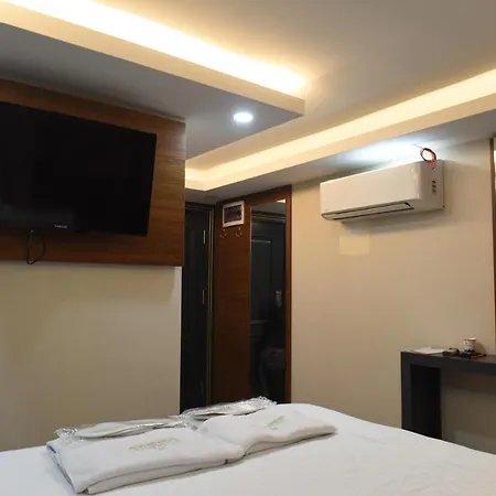 The Golden Pera's & Hotel