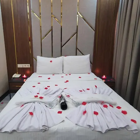 The Golden Pera's & Hotel 3*