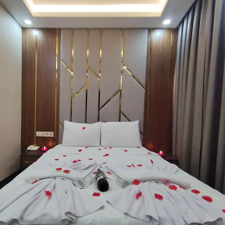 The Golden Pera's & Hotel