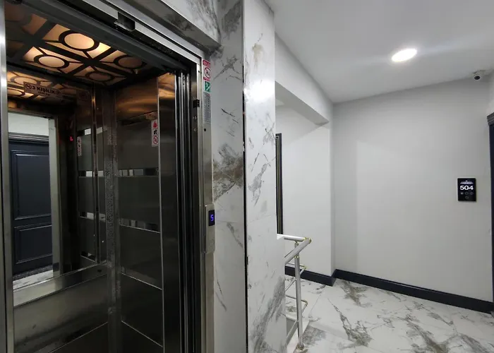 Hotel The Golden Pera's & 3*