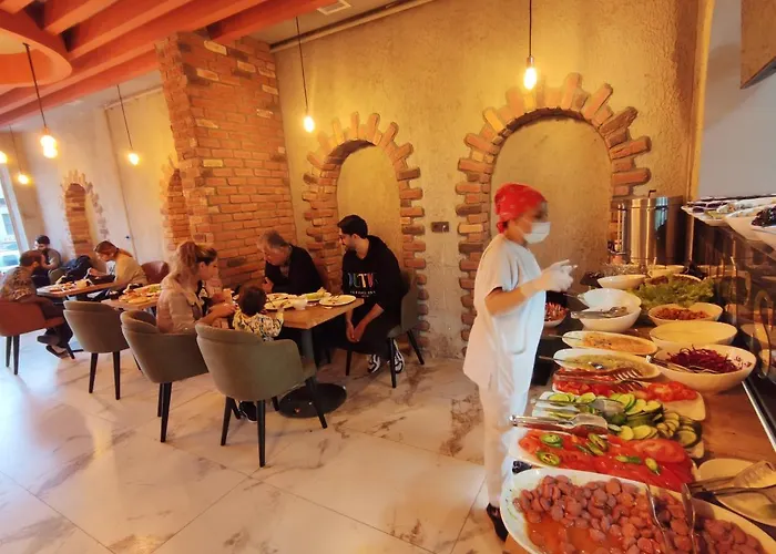 The Golden Pera's & Hotel 3*