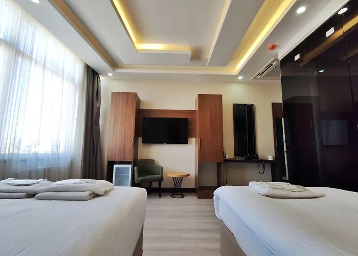 The Golden Pera's & 3*