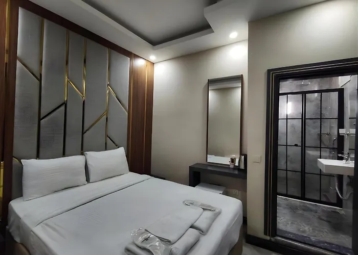 Hotel The Golden Pera's &