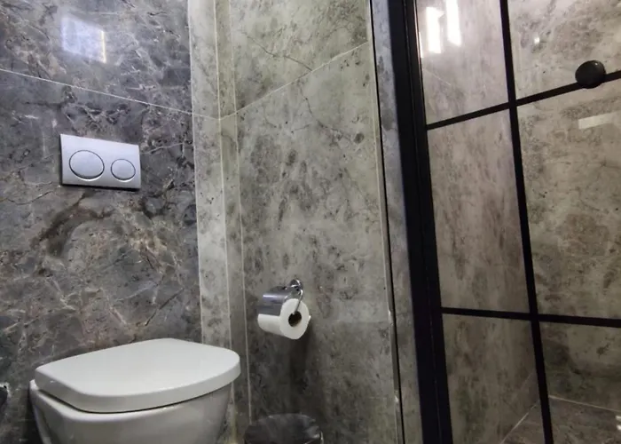 The Golden Pera's & 3*