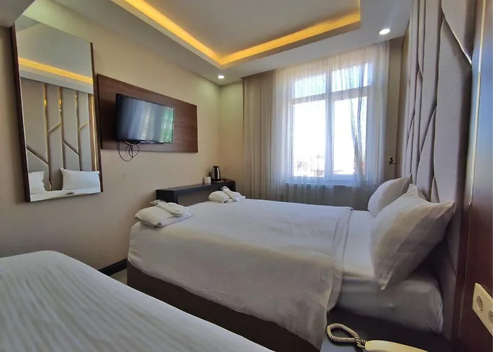 The Golden Pera's & Hotel 3*