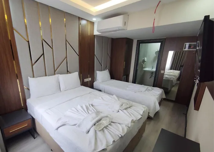 The Golden Pera's & 3*