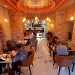 The Golden Pera's & Hotel