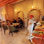 The Golden Pera's & Hotel 3*