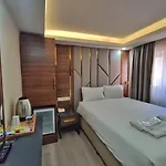 The Golden Pera's & Hotel Istambul