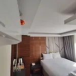 The Golden Pera's & Hotel 3*