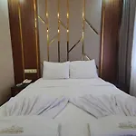 The Golden Pera's & Istambul