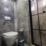 The Golden Pera's & 3*