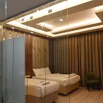 The Golden Pera's & Hotel