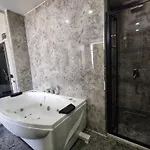 Hotel The Golden Pera's & 3*