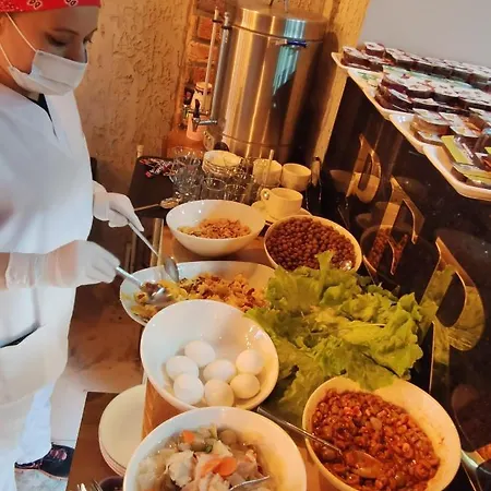 The Golden Pera's & 호텔