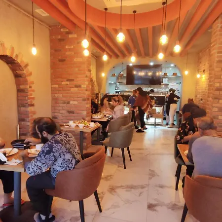 Hotel The Golden Pera's & 3*