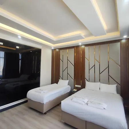 Hotel The Golden Pera's & 3*