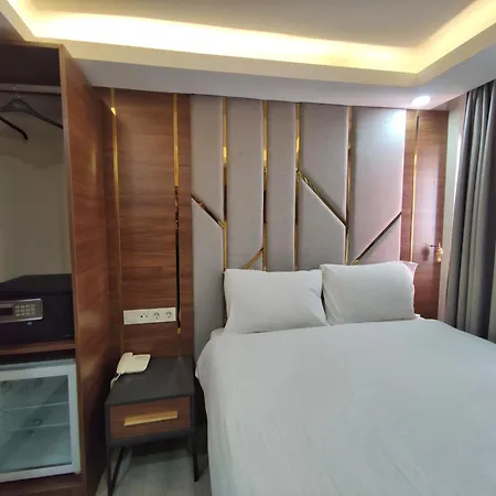 The Golden Pera's & Hotel