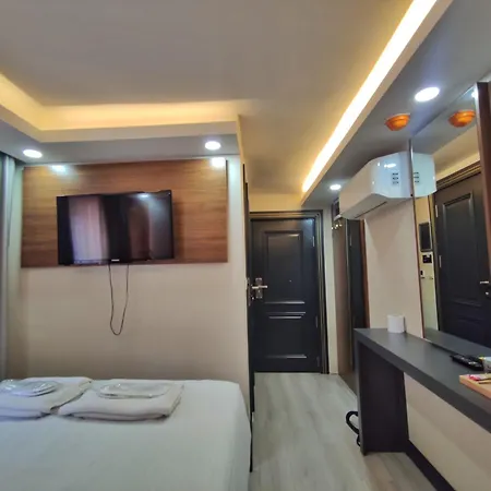 The Golden Pera's & 3* איסטמבול