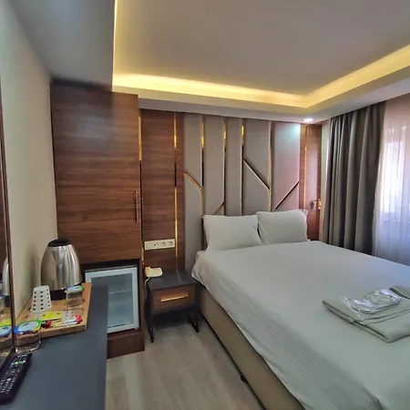 The Golden Pera's & Hotel 3*