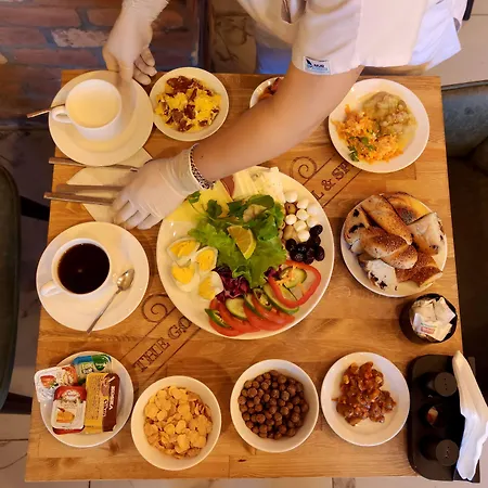 The Golden Pera's & 3* איסטמבול