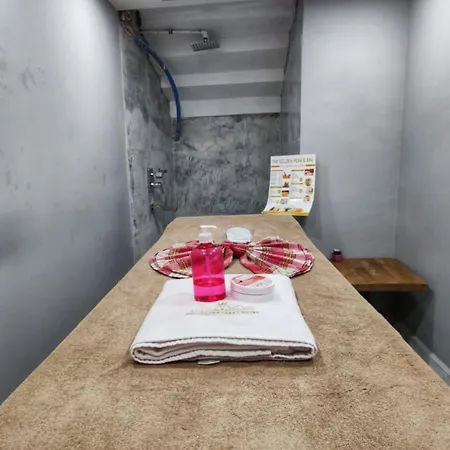 The Golden Pera's & Stambuł