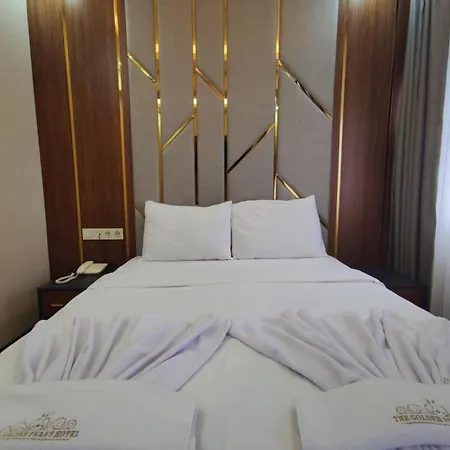 The Golden Pera's & Stambuł