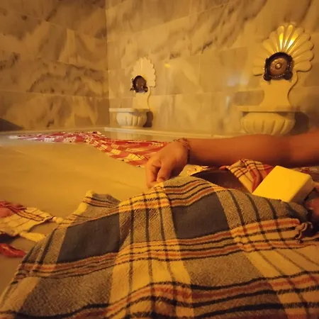 The Golden Pera's & 3* Stambuł