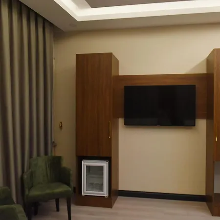 The Golden Pera's & Hotel 3*