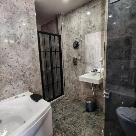 The Golden Pera's & Hotel