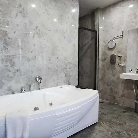 Hotel The Golden Pera's &